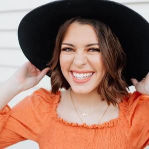 Meet your Posher, Laine